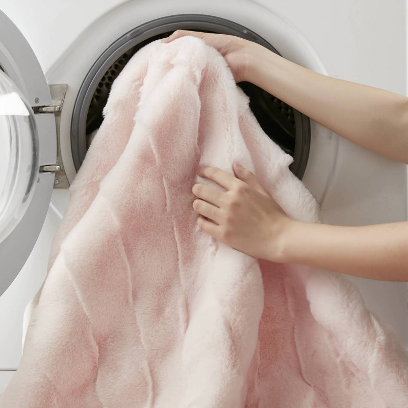 1 jeté en fausse fourrure Vivienne, Rose