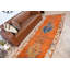 Charmant tapis de couloir turc orange idéal pour les couloirs de cuisine ou les escaliers avec un design Herki rétro intemporel
