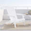 Chaise en bois avec porte-gobelets-1247048804