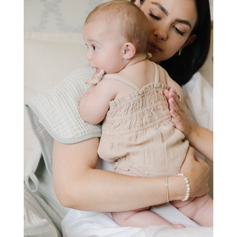 Oilo Studio - Premium Muslin Burp Cloth 2-Pack, Bark Brown & Sea Moss Sage Green