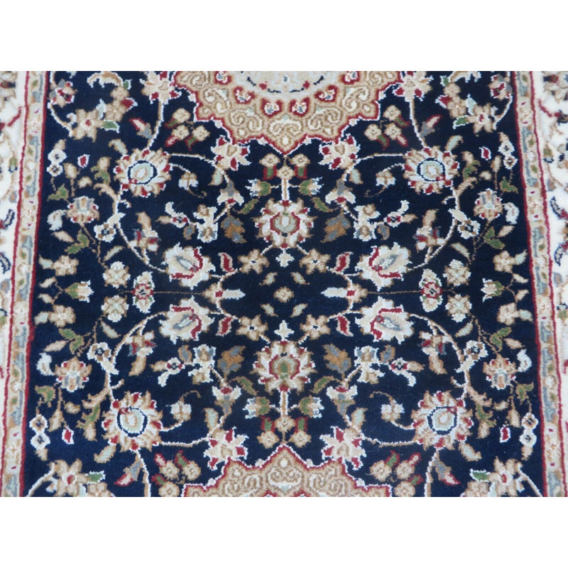 Tapis bleu marine unique de 2 pi 9 po x 24 pi 1 po