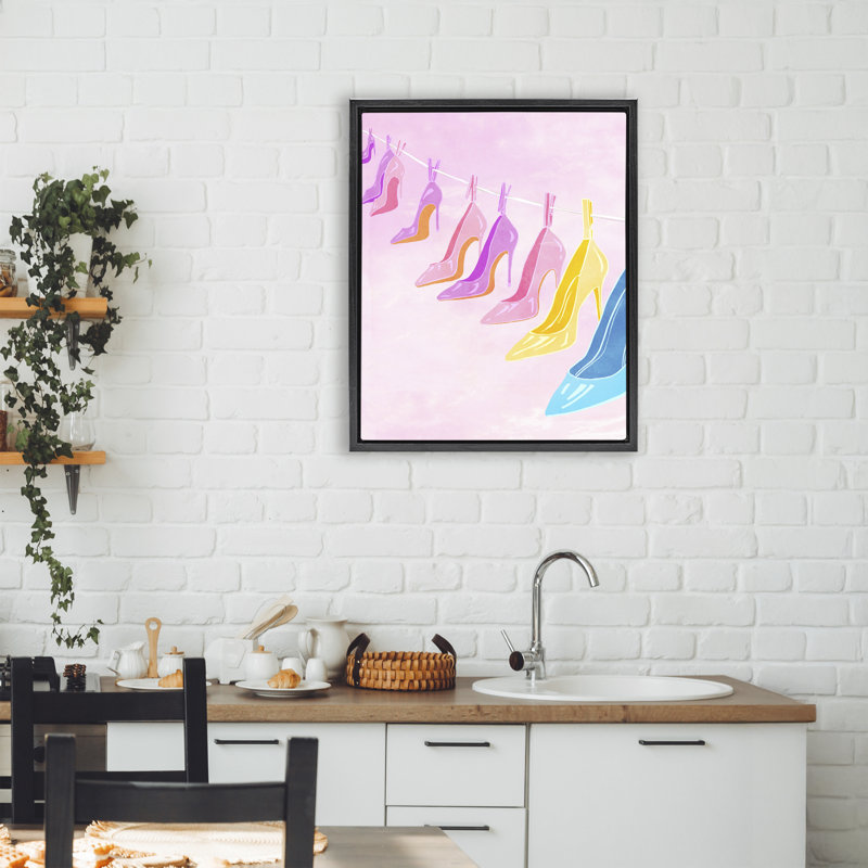 Talons hauts sur cadre flottant de corde à linge, design par Ziwei Li, H 21 po x l 17 po, Cadre flottant noir de jais