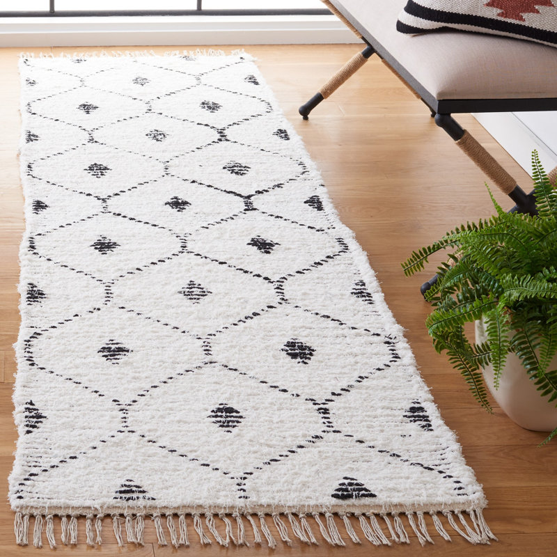 Daloris Hand Woven Cotton Geometric Rug, Runner 2'3" x 8'