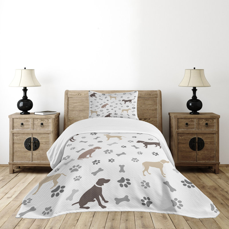 Twin White Quilted Bedspread Set with Dog Print