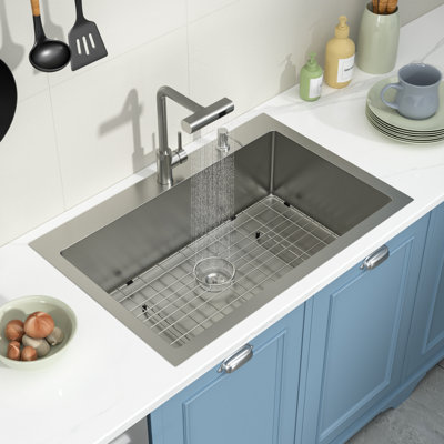 Évier de cuisine à simple cuve en acier inoxydable de 33 po x P 22 po de calibre 16