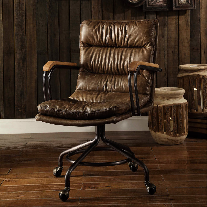 Chaise de bureau en cuir Whisky rétro rembourrée de mousse avec siège pivotant et accoudoirs pour un espace de travail confortable