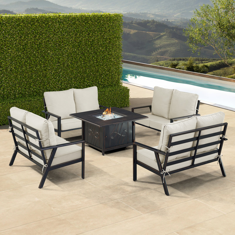 Ensemble de table de foyer en aluminium noir avec quatre causeuses profondes, Gris clair