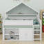 Élégante base de lit mezzanine avec toit à baldaquin et armoire de rangement, idéale pour une chambre d'enfant-223907126