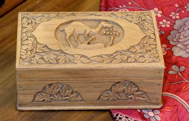Boîte à bijoux en bois