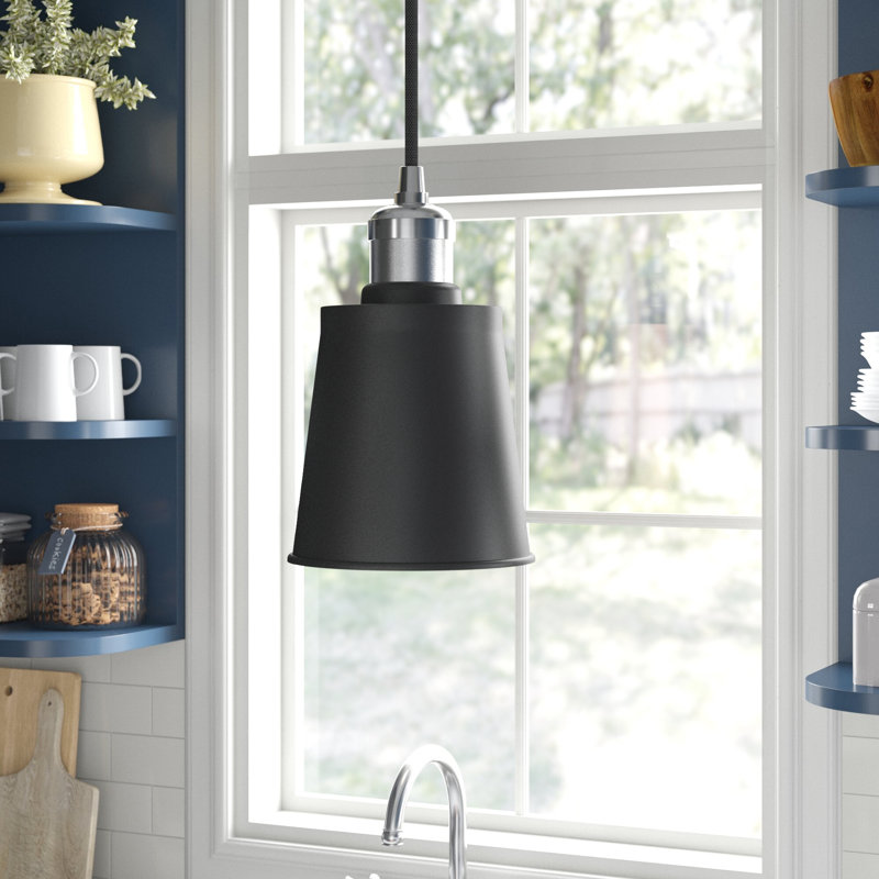 Luminaire suspendu en forme de cloche à 1 lumière Lavender Hill, Nickel poli, Nickel poli et décorations noir mat