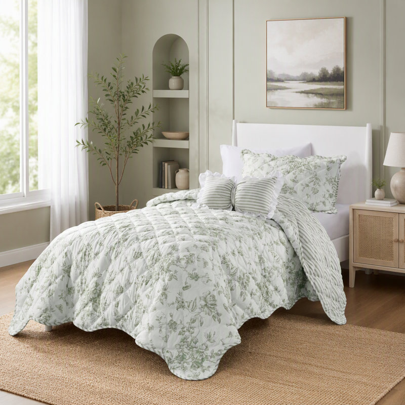 3 Pieces Twin and Twin XL Reversible Quilt Set with Decorative Pillow and Sham, Green