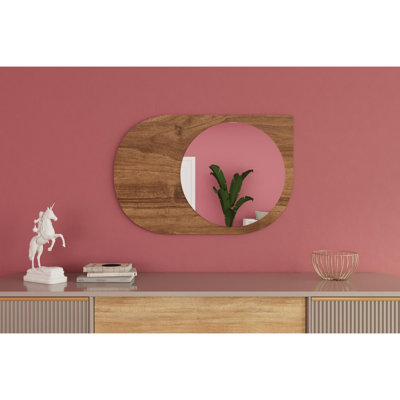 Miroir mural moderne, couleur noyer, 23,6 po x 35,4 po x 0,9 po | Fabrication 100% en panneau de fibres à densité moyenne, conception écologique Fllot-E | Décoration élégante, parfaite pour le salon, la chambre à coucher et le vestibule | Fixation murale facile