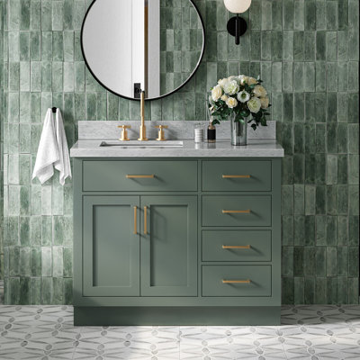 Meuble-lavabo simple en bois massif Tidworth de 42 po avec plateau en marbre de Carrare de 1,5 po