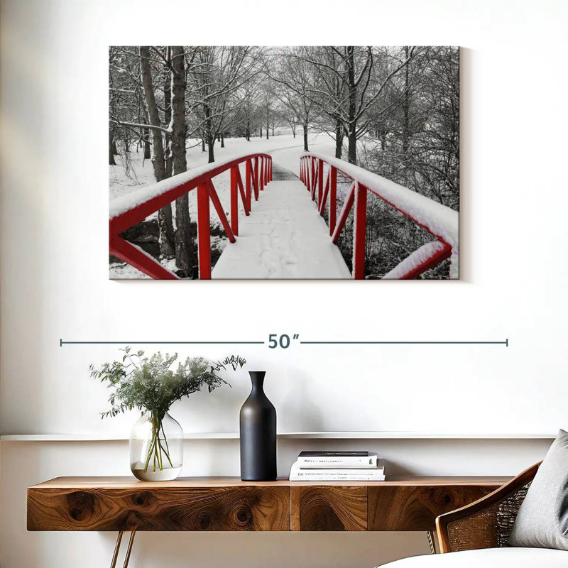 Passerelle rouge enneigée, H 26 po x l 39 po