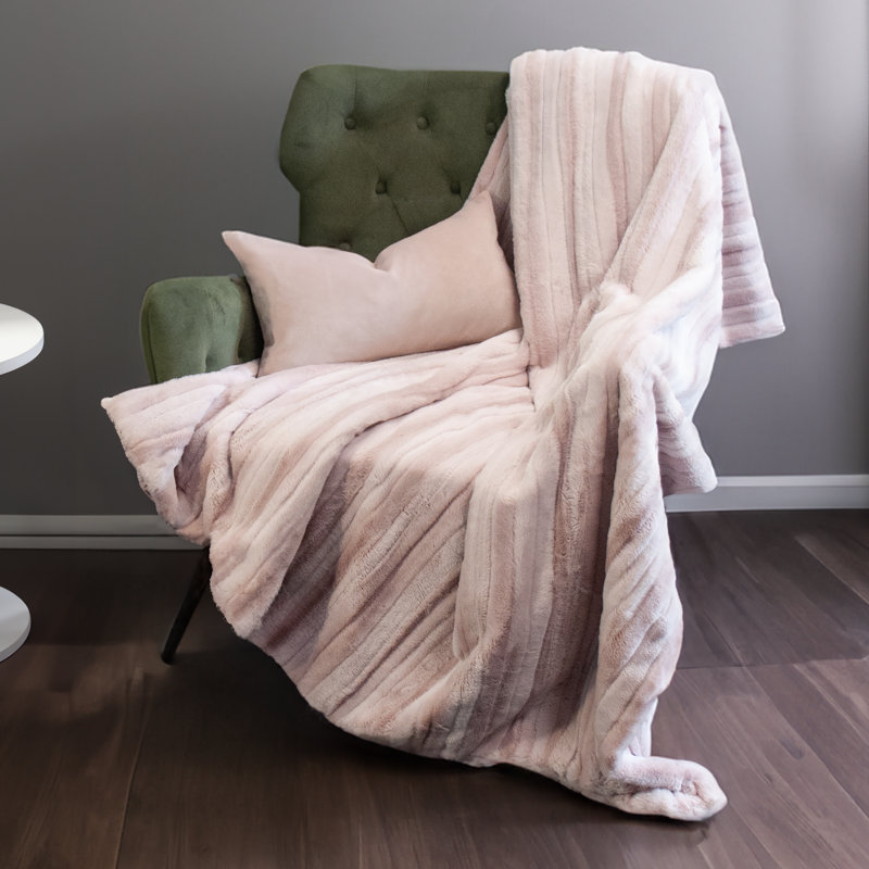 Couverture décorative double face en fausse fourrure de vison rose Thomas Collection® - Tailles assorties