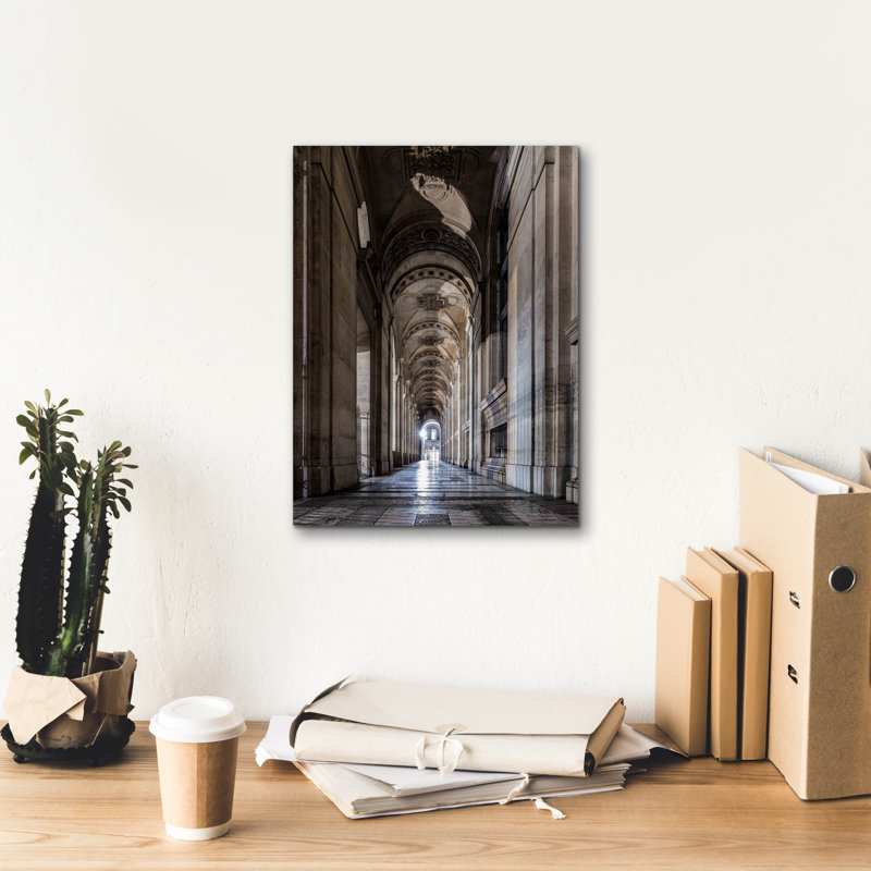 «Paris - Louvre Corridor» par Epic Portfolio, H 16 po x l 12 po x P 0,75 po