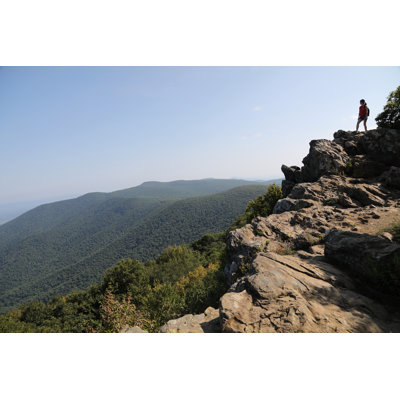 Hawksbill Summit by Yenwen