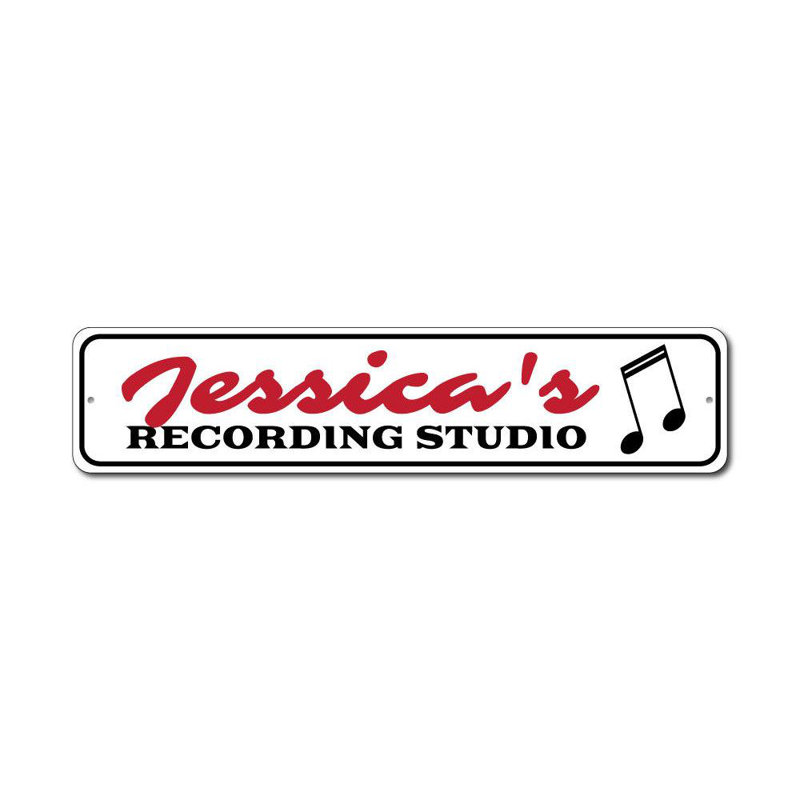 Enseigne personnalisée en studio, H 4 po x l 18 po x P 0,04 po