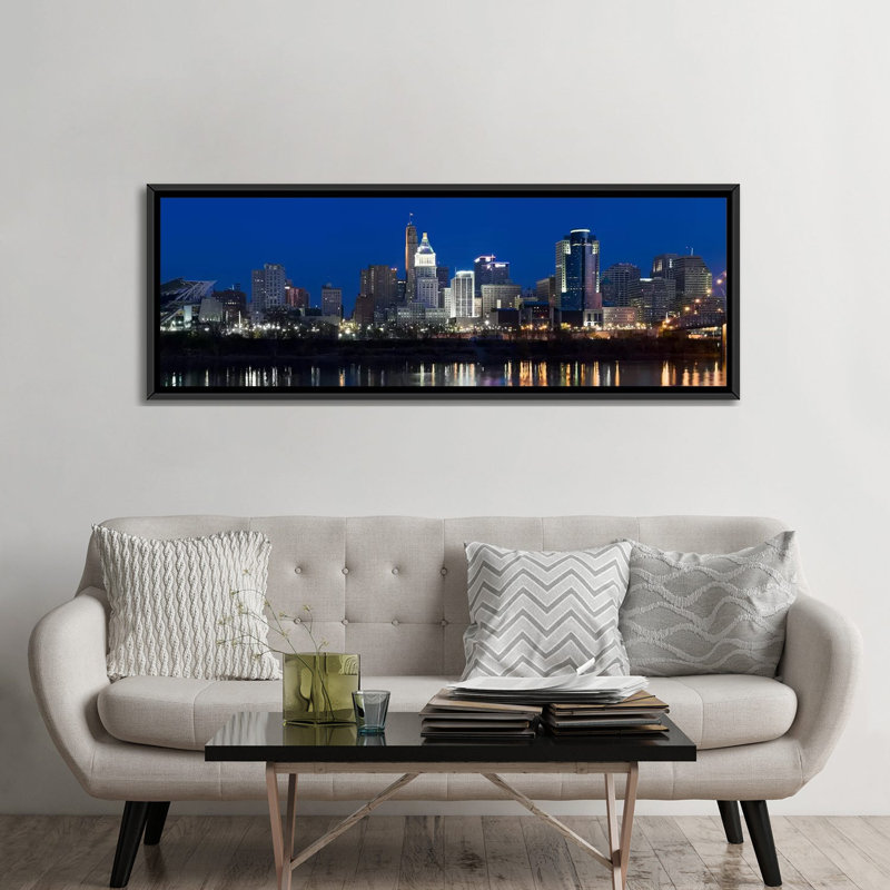 «Cincinnati Skyline and John A. Roebler Suspension Bridge in The Ohio River, Hamilton County, Ohio», reproduction de photo sur toile