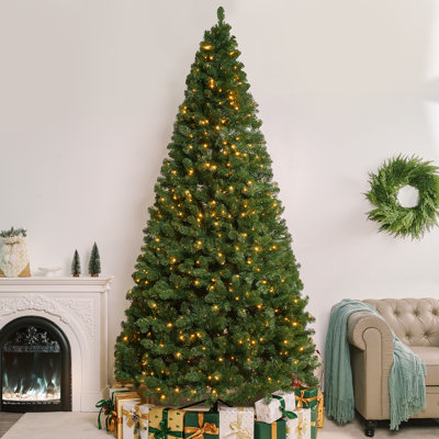 Sapin de Noël artificiel en épicéa préilluminé de 2,74 m (9 pi) – 2028 branches en PVC, 900 lumières blanc chaud, branches articulées, base en métal robuste, décoration de Noël réaliste