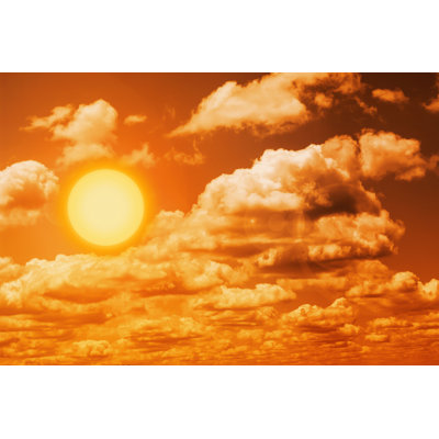 «Niurca Hot Sun In Red Sky» par - impression sur toile tendue