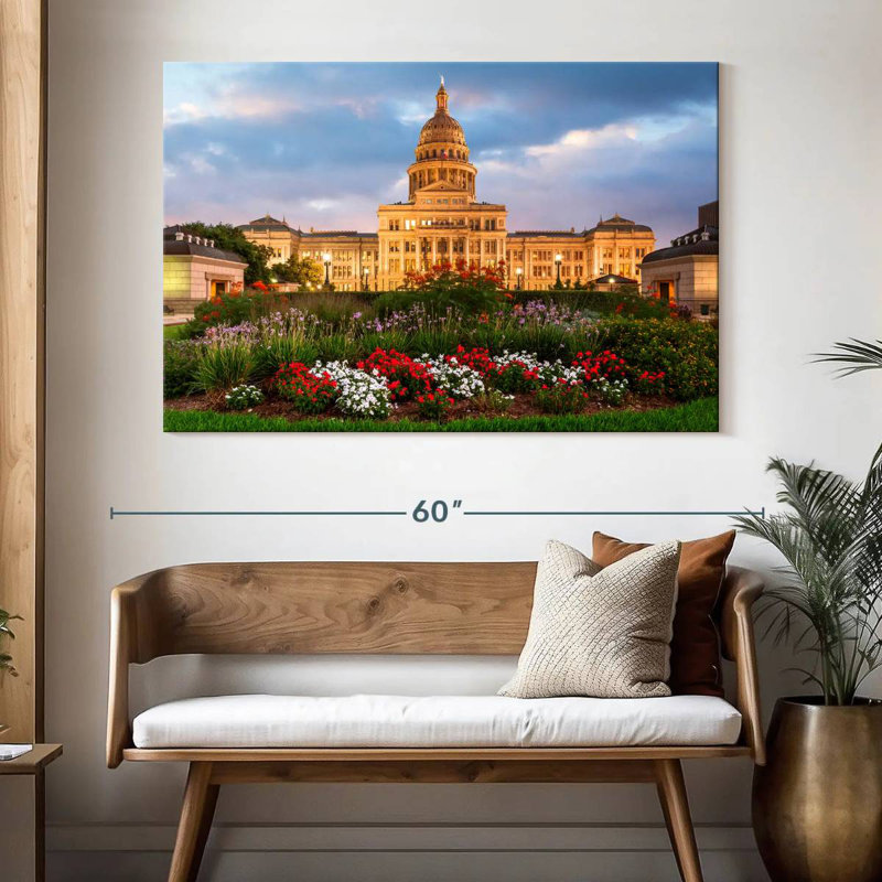Nicci, Texas State Capitol, H 34 po x l 51 po