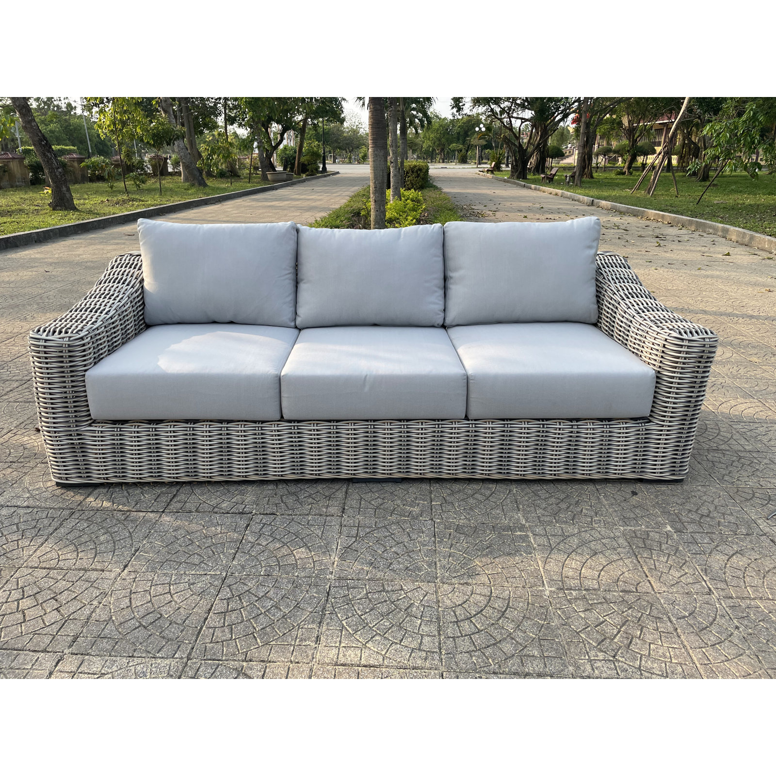 Sommer 91" Patio Sofa, Light Gray