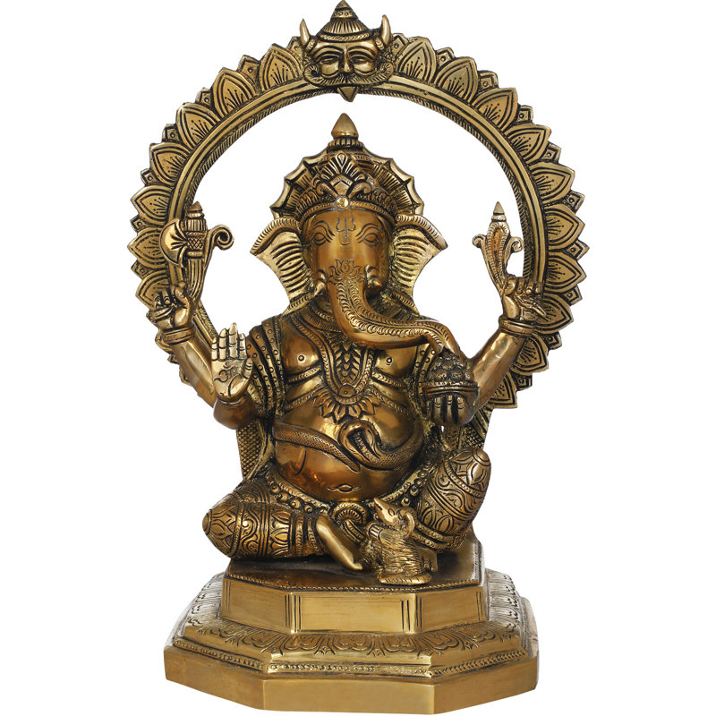 Ganesha assis avec kirtimukha et pétales de lotus Aureole