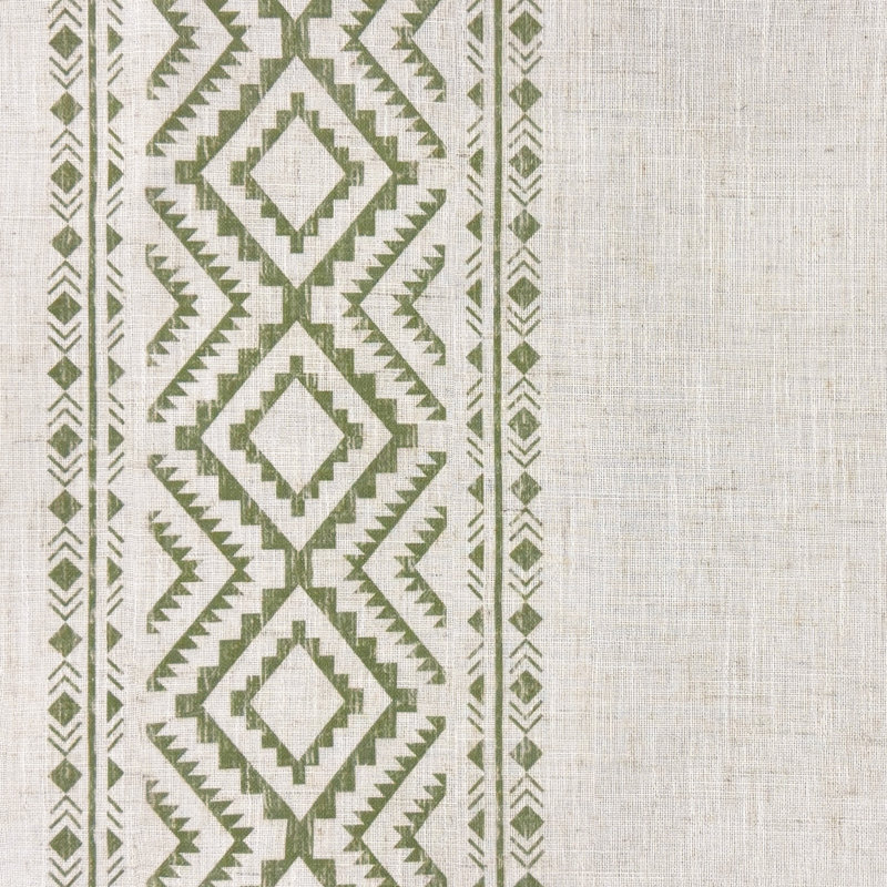 Rideaux occultant en lin Boho, Garniture géométrique vert Loden, L 52 po x L 84 po