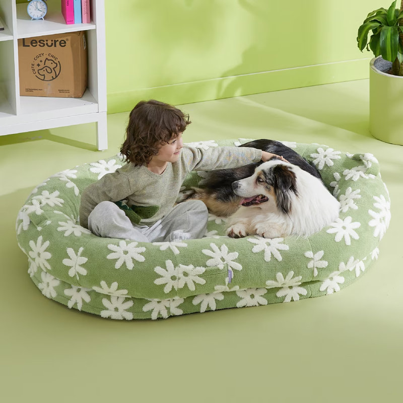 Lit pour animal de compagnie Lesure Cozy, H 10 po x l 55 po x P 37 po, Marais floral
