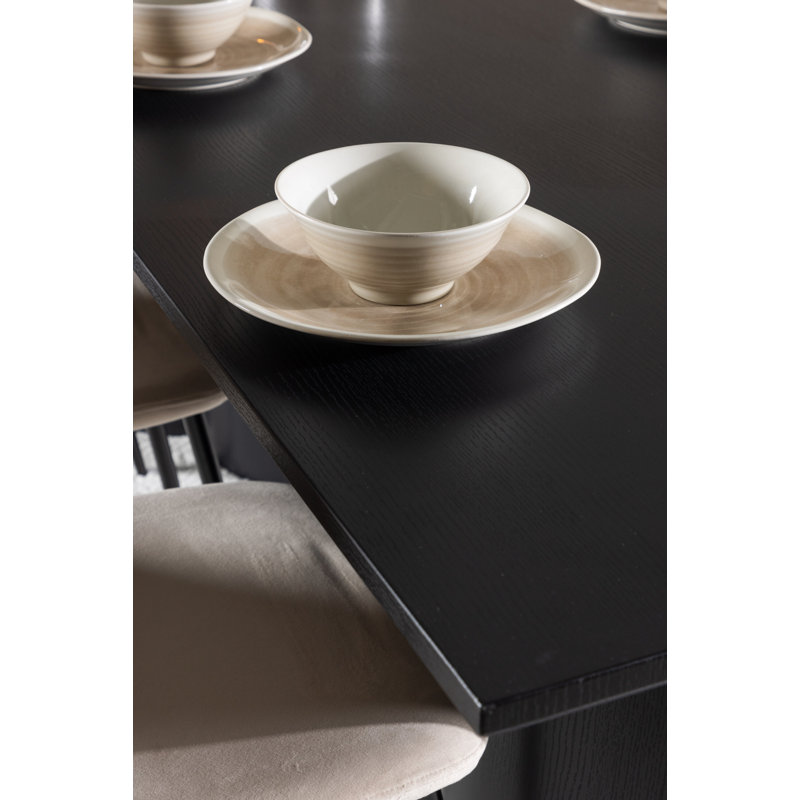 Norfolk 6 - Person Dining Set