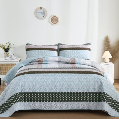 3-Piece Bohemian Stripe Quilt Set Lightweight Microfiber All Season