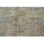 Tapis turc rétro tissé à la main avec un motif géométrique complexe dans des tons beiges et bleus pour une décoration intérieure élégante
