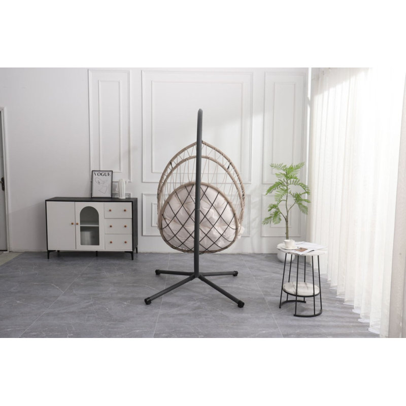 Chaise balancelle beige avec support, capacité de 350 lb