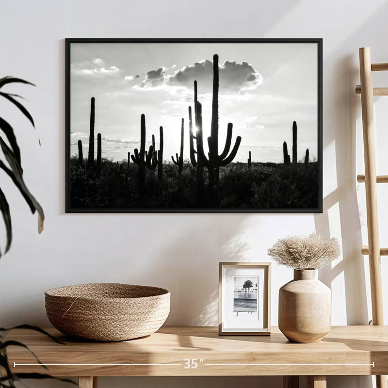 Arizona noir - Silhouettes de cactus, 25 po x 17 po, Cadre flottant noir