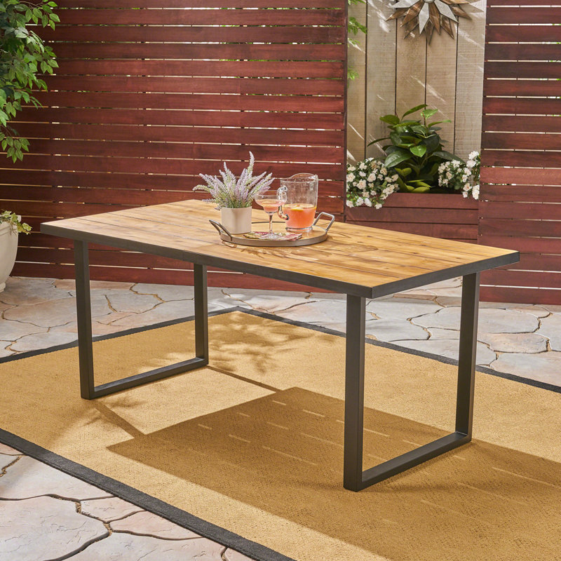 Table de salle à manger d'extérieur