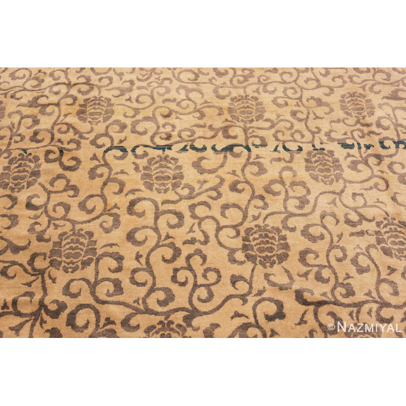 Tapis chinois de grande taille à motif de bandes de couleur ivoire et bleu