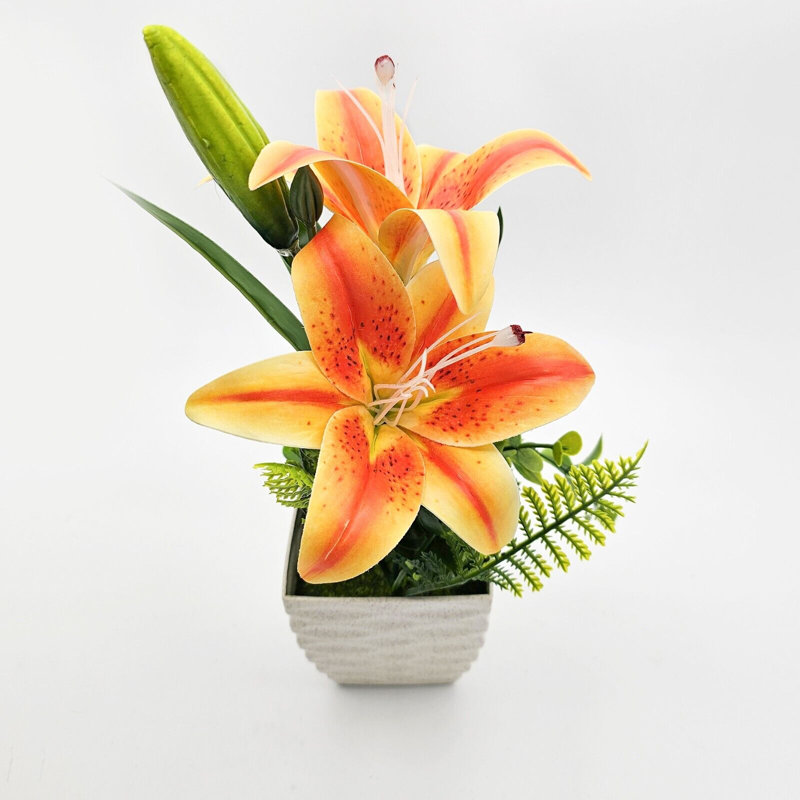 Nekeysha Table Vase