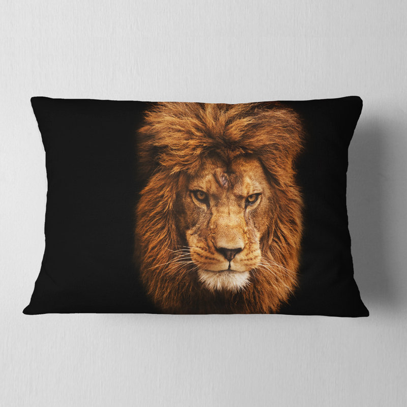 Visage de lion mâle sur fond noir - coussin imprimé animal