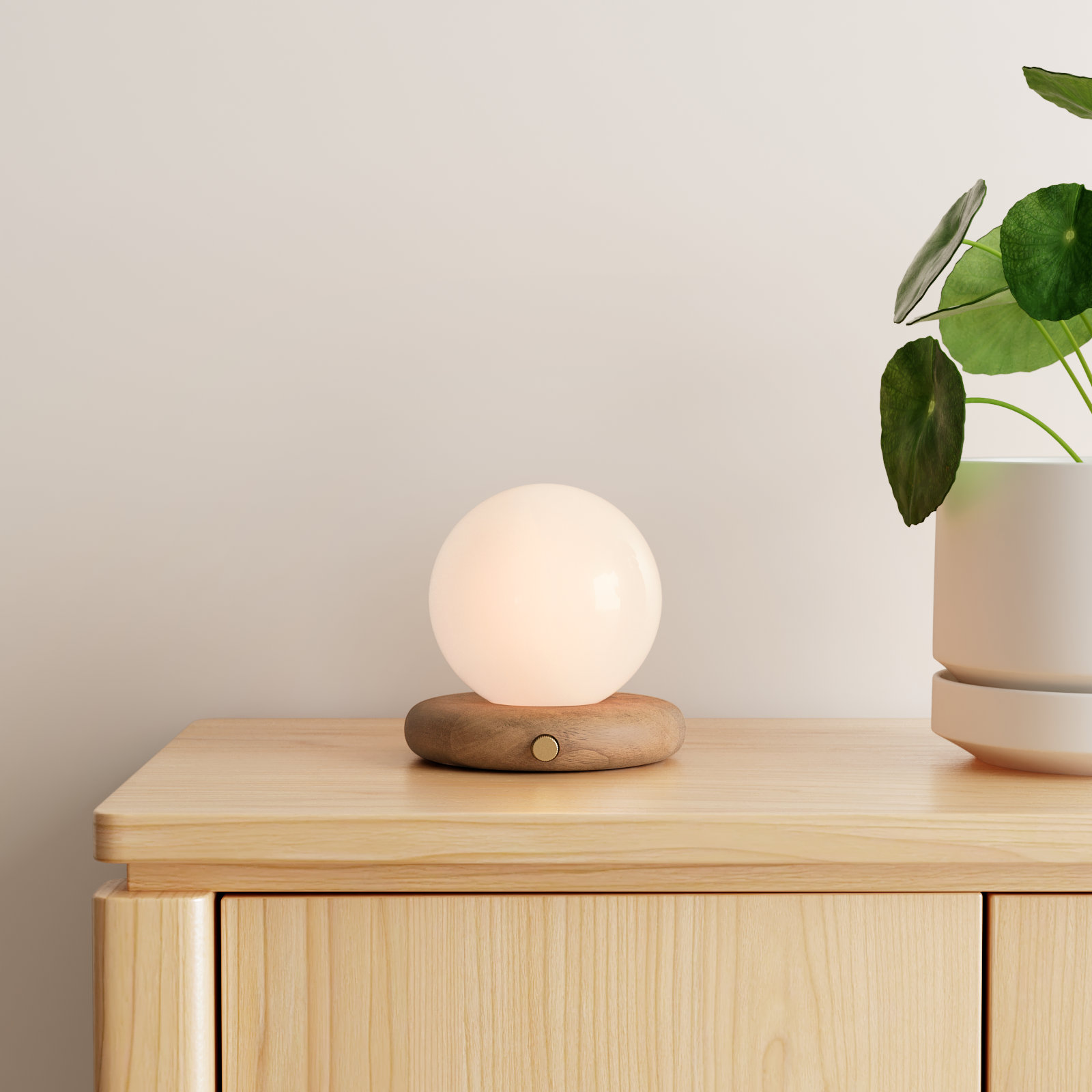 Reve Solid Wood Globe Lamp