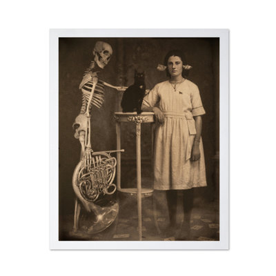Jeune fille et squelette