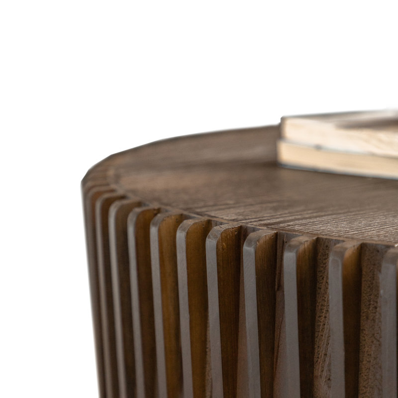 Ensemble de tables basses emboîtables cylindriques de style rétro avec motif en relief texturé vertical pour le salon, le bureau et la salle à manger, brun foncé (ensemble de 2)