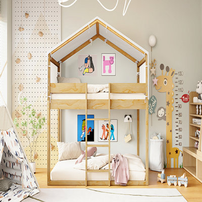 Lit superposé simple au-dessus d'un lit simple en bois avec tente, naturel