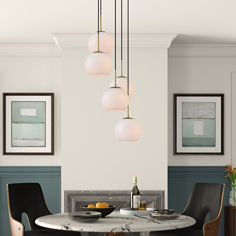 Luminaire suspendu sphérique en grappe 5 lumières avec accents en verre Snead, Laiton, Transparent