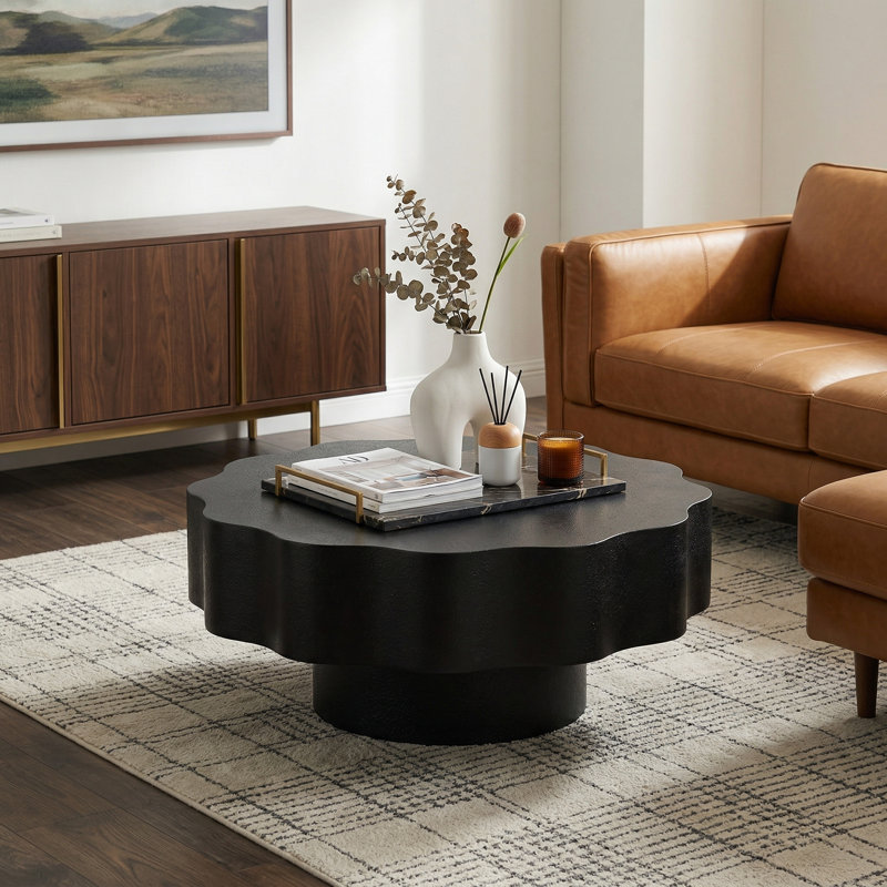 Table basse ronde noire festonnée, Noir