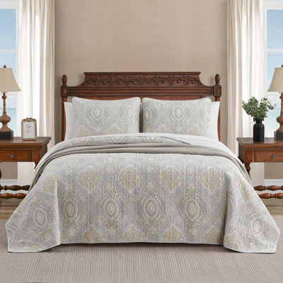 Tommy Bahama Home Turtle Cove Tropical Cotton Reversible Quilt Set