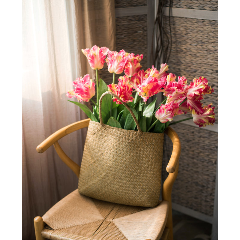 Jet de tulipes à fleurs à flamme de soie, Rose