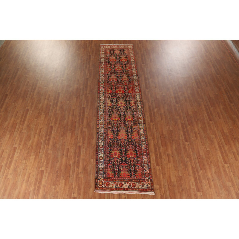 Tapis de couloir traditionnel antique
