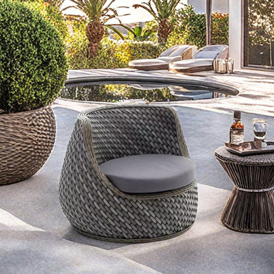 Sarvesh Outdoor Lounge Chair