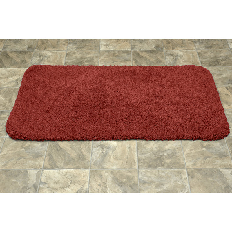 Treye Nylon Bath Rug with Non-Slip Backing, Chili Pepper Red, Rectangle 30" x 50"
